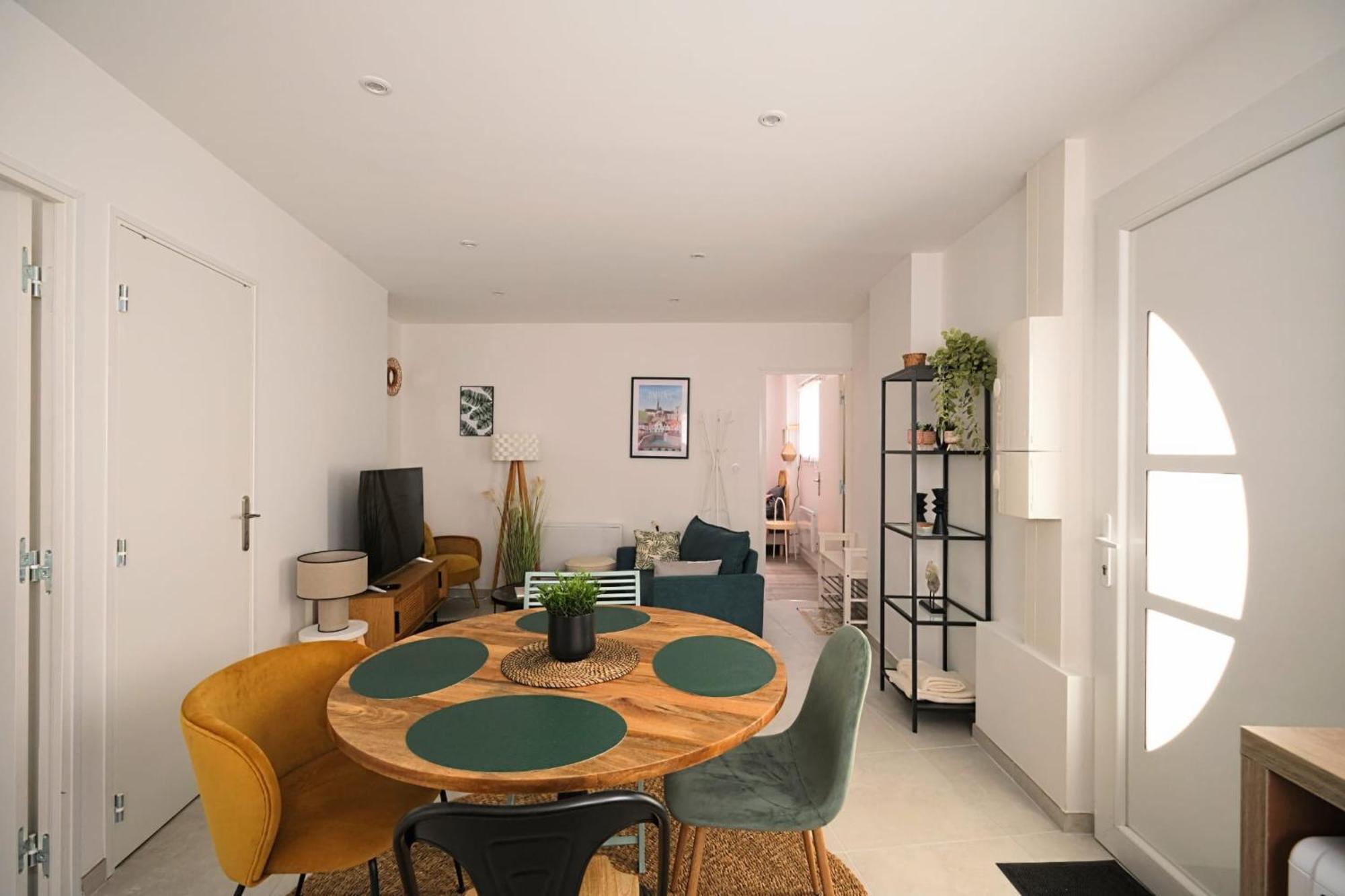 Dewailly, 2 Chambres, 3 Lits, Elegant, 700M Centre Ville أميا المظهر الخارجي الصورة