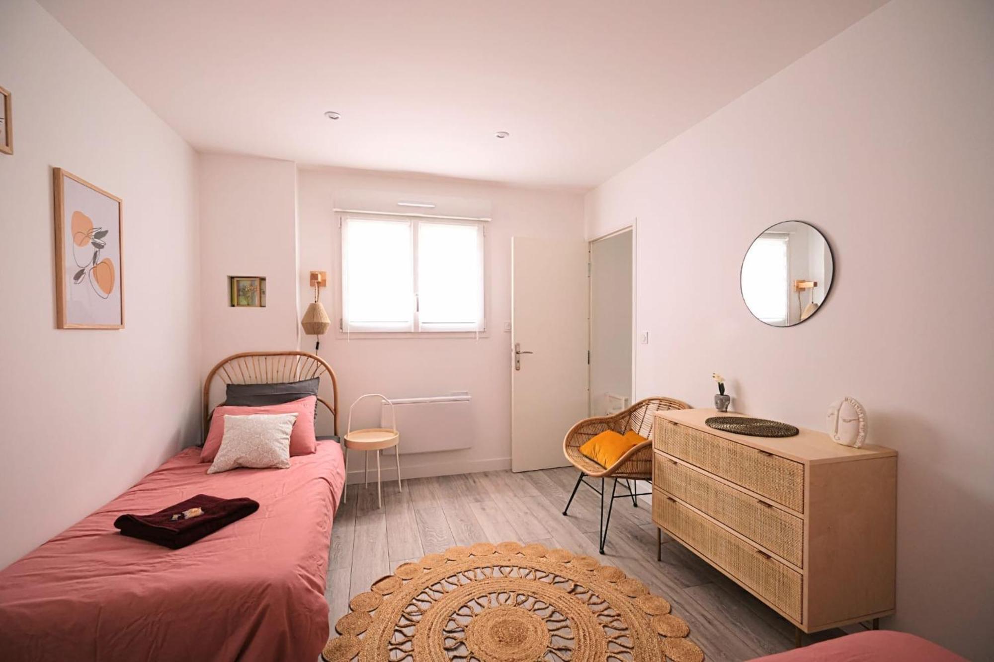 Dewailly, 2 Chambres, 3 Lits, Elegant, 700M Centre Ville أميا المظهر الخارجي الصورة